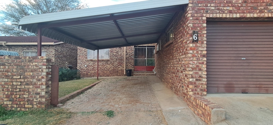 16 Bedroom Property for Sale in Hartswater Northern Cape